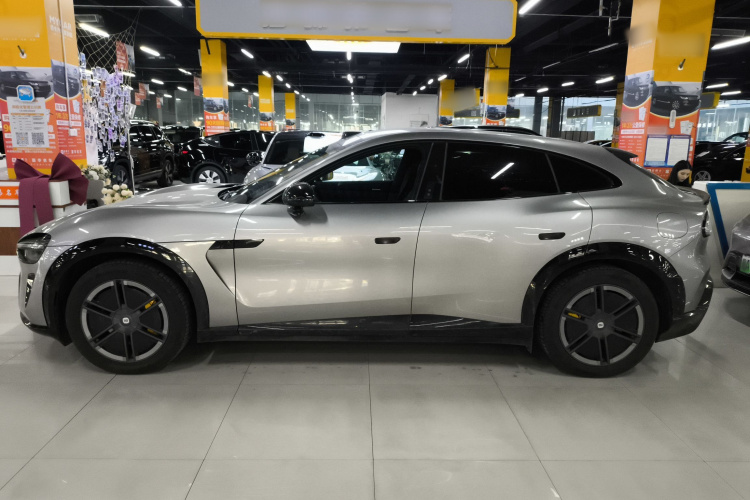 小米汽车 小米YU7 2025款 超长续航后驱版车身外观4