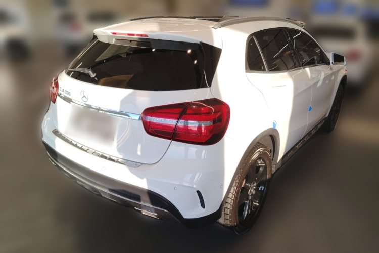 奔驰GLA 2019款 GLA 200 时尚型车身外观7