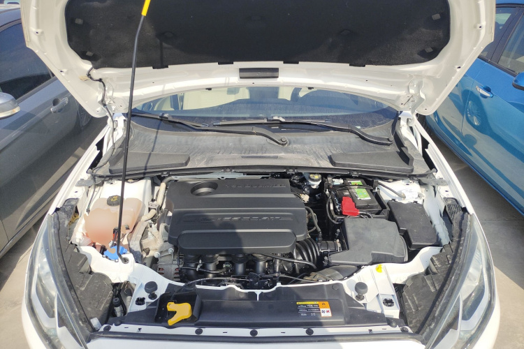 福特 福睿斯 2015款 1.5L 手动舒适型机舱底盘24