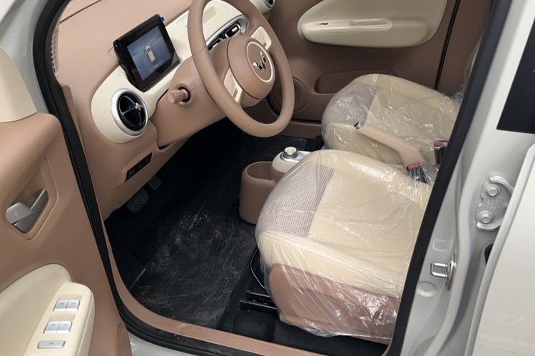 五菱汽车 宏光MINIEV 2025款 四门版 进阶款中控内饰7002