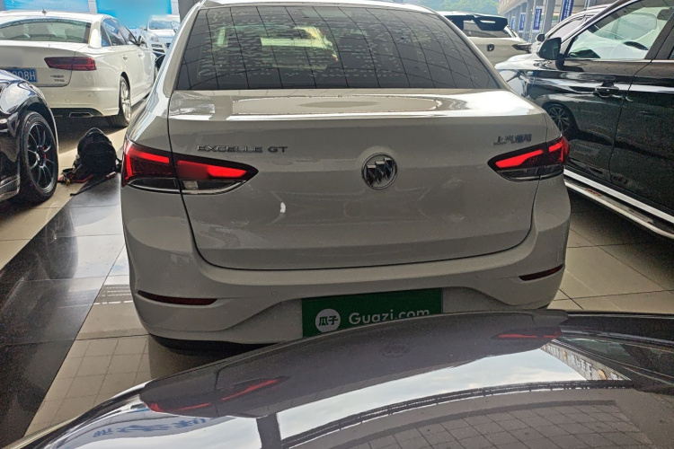 别克 英朗 2021款 1.3T 自动轻混动精英型车身外观6