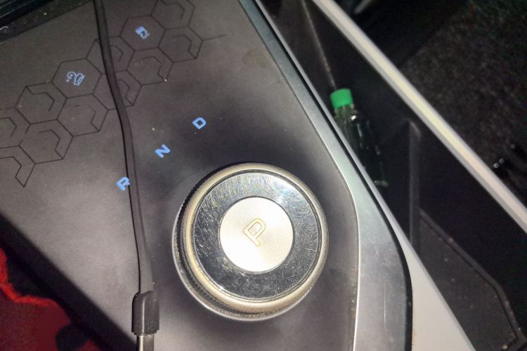 吉利几何C 2020款 甄选续航版 550KM C++局部细节18