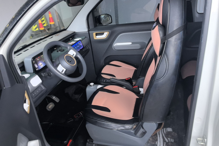 五菱汽车 宏光MINIEV 2022款 GAMEBOY 200km 玩咖款 磷酸铁锂中控内饰19