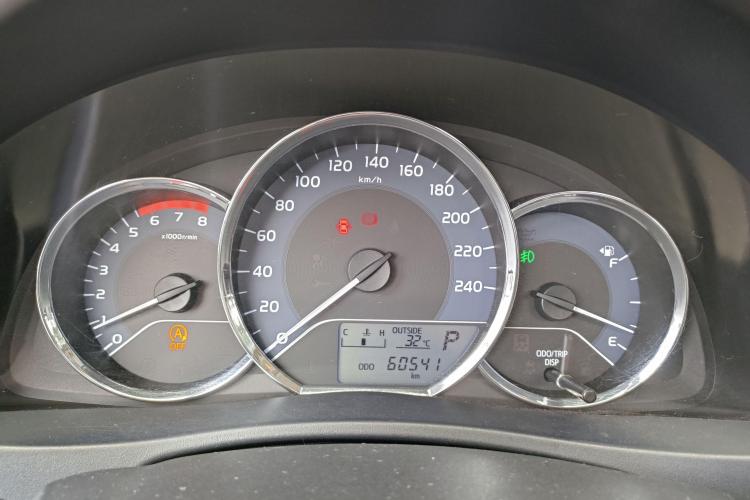 丰田 雷凌 2017款 改款 185T CVT精英版 国VI中控内饰14