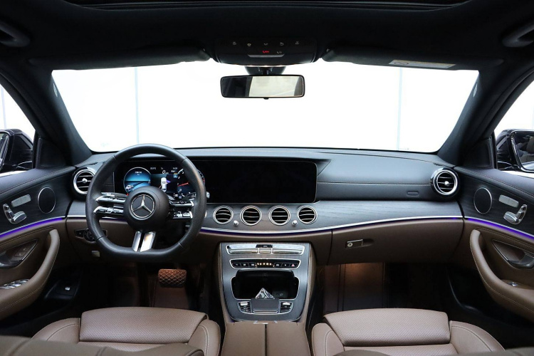 奔驰E级 2023款 E 260 L 运动型 4MATIC中控内饰7001