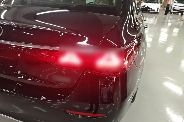 奔驰E级 2025款 改款 E 300 L 时尚型车身外观6006