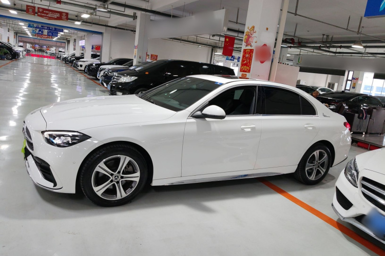 奔驰C级 2022款 改款 C 200 L 运动版车身外观4