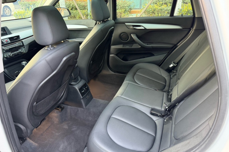 宝马X1 2019款 sDrive18Li 时尚型中控内饰7005