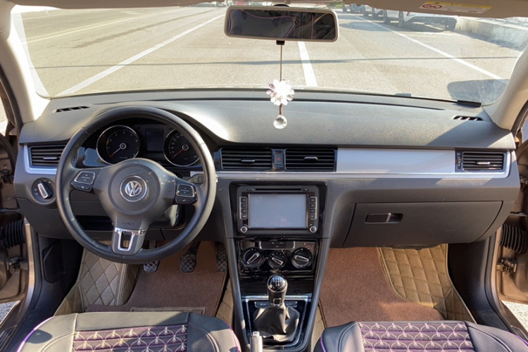 大众 宝来 2015款 质惠版 1.6L 手动舒适型中控内饰7012