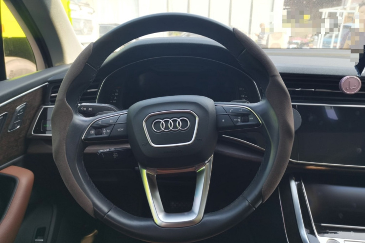 奥迪Q7 2021款 55 TFSI quattro S line运动型中控内饰13