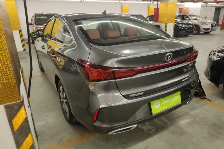 长安 逸动 2024款 PLUS 蓝鲸NE 1.4T GDI DCT高能版车身外观4