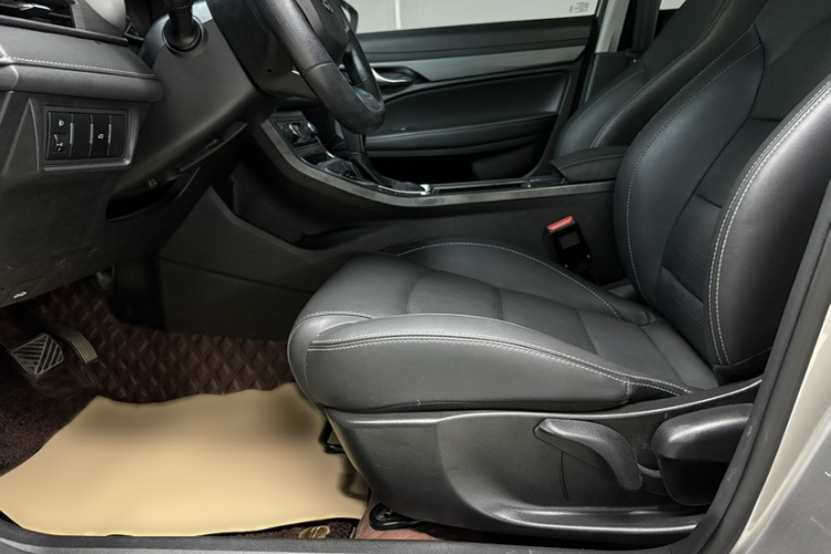 吉利汽车 帝豪 2021款 UP 1.5L CVT豪华型中控内饰7003