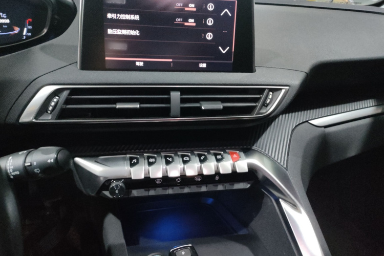 标致4008 2017款 380THP 精英版中控内饰16