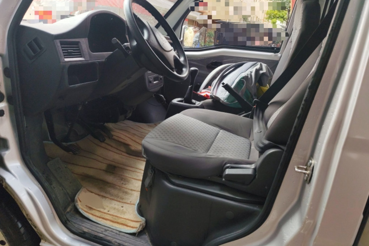 五菱汽车 五菱之光 2023款 1.5L 实用型 5/7座中控内饰20