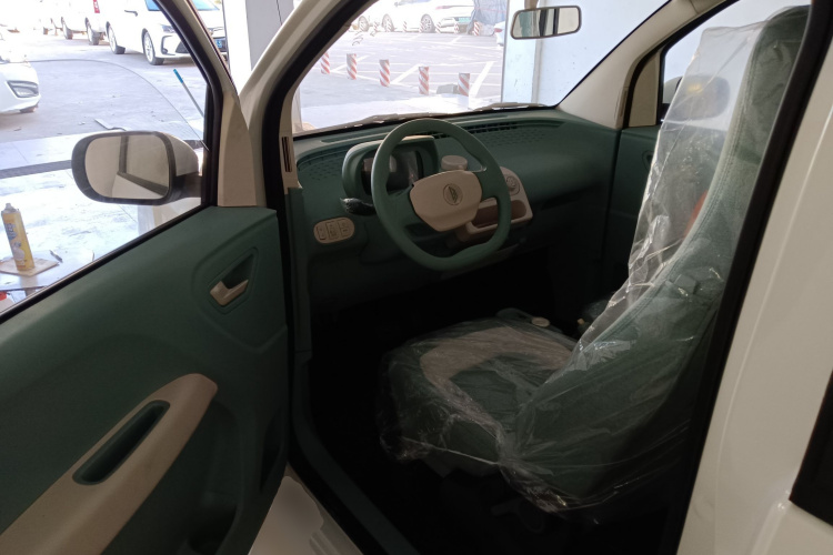 凌宝汽车 凌宝uni 2025款 微甜版 11.52kWh中控内饰20