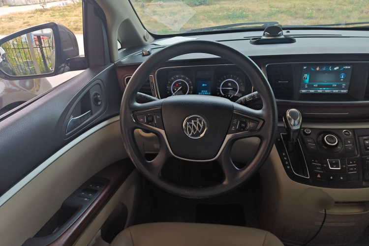 别克GL8 2017款 25S 舒适型 国V中控内饰13