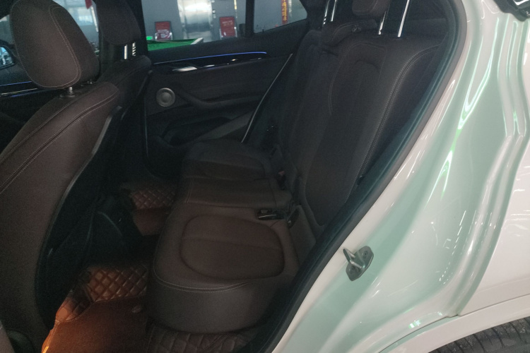 宝马X2 2021款 sDrive25i 领先型M运动套装中控内饰21