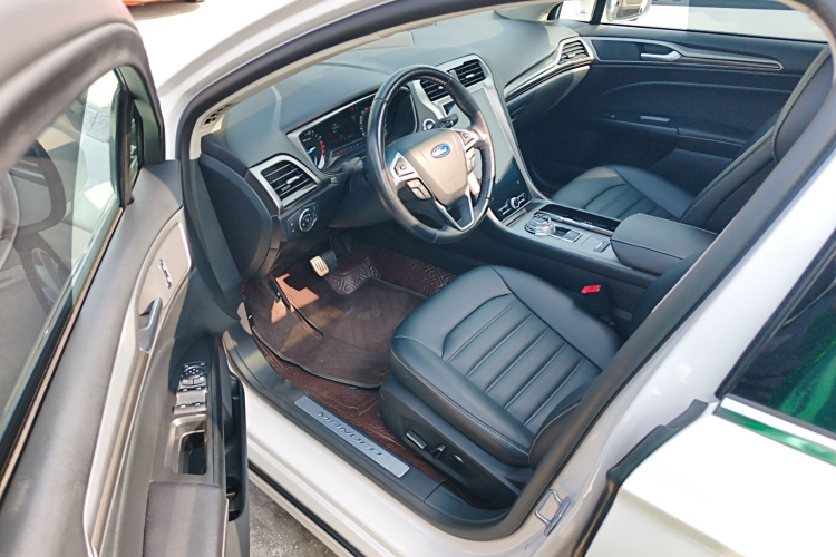 福特 蒙迪欧 2020款 EcoBoost 200 时尚型中控内饰7003