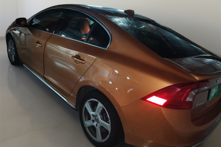 沃尔沃S60(进口) 2012款 T5 智雅版车身外观5