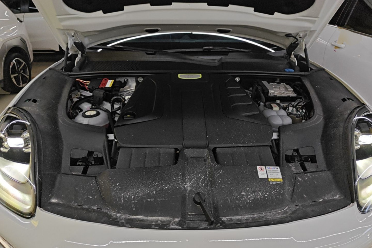 保时捷 Cayenne新能源 2021款 Cayenne E-Hybrid 2.0T机舱底盘24