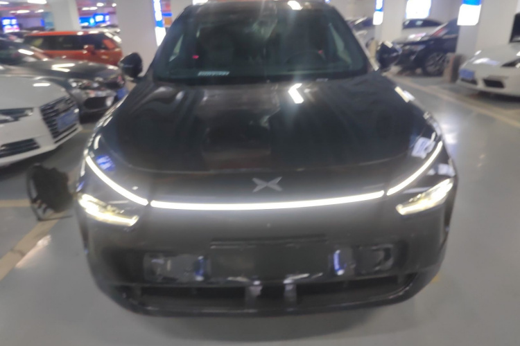 小鹏G7 2025款 702 超长续航 Max车身外观2