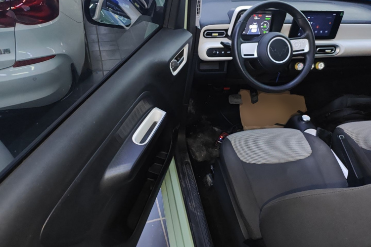 五菱汽车 宏光MINIEV 2024款 第三代 215km 进阶版中控内饰20