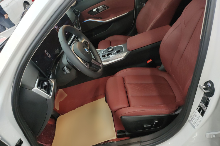 宝马3系 2024款 325Li M运动曜夜套装中控内饰19