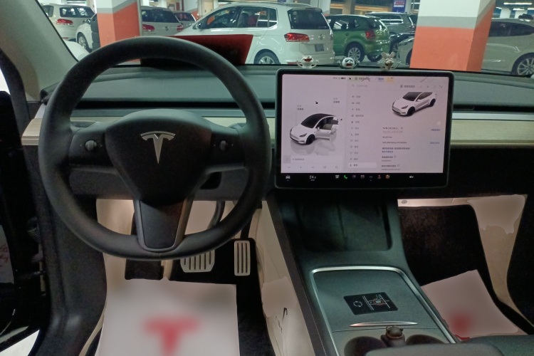 特斯拉 Model Y 2022款 Performance高性能全轮驱动版中控内饰7002