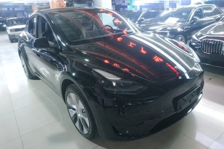 特斯拉 Model Y 2022款 改款 后轮驱动版车身外观3