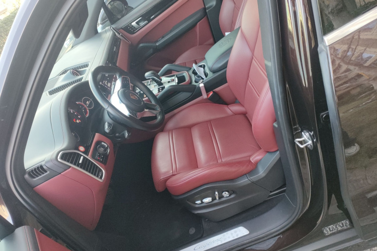 保时捷 2019款 Cayenne 3.0T中控内饰19