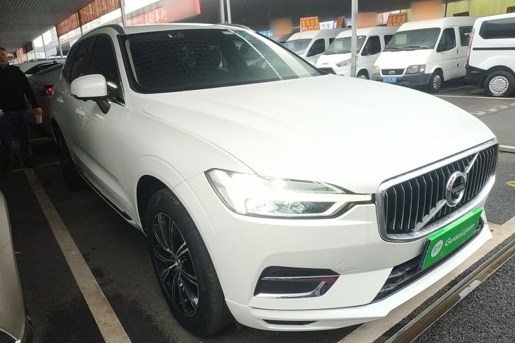 沃尔沃XC60 2020款 T5 四驱智远豪华版车身外观3