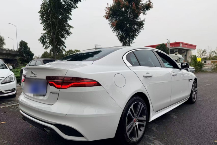 捷豹XEL 2021款 2.0T 250PS R-DYNAMIC S进取运动版车身外观6004