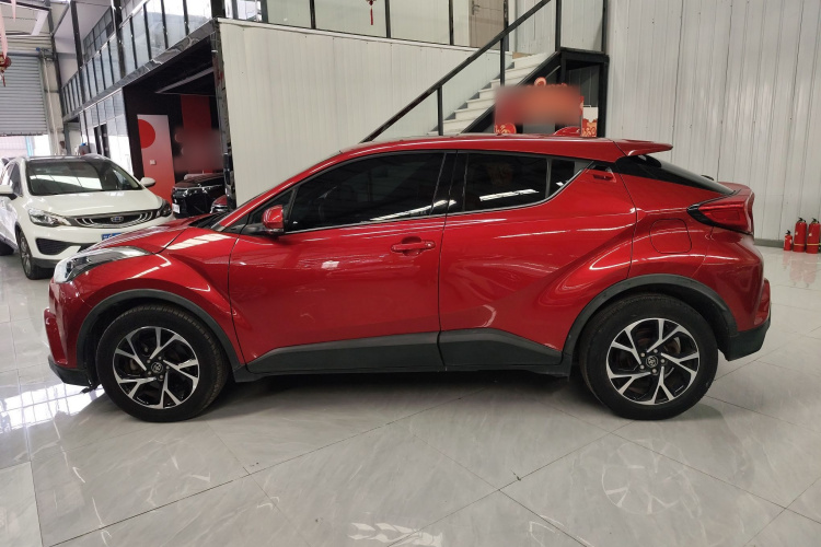 丰田C-HR 2018款 2.0L 领先天窗版 国VI车身外观6003