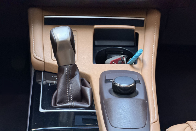 雷克萨斯ES 2015款 200 精英版中控内饰7006