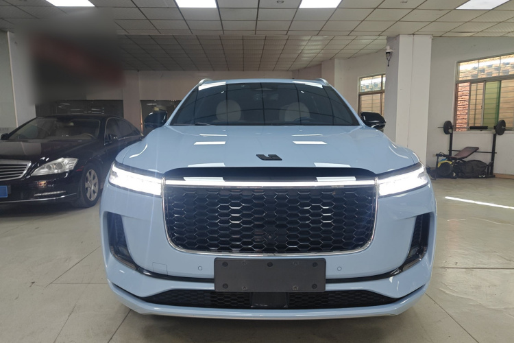 理想汽车 理想ONE 2021款 增程6座版车身外观2