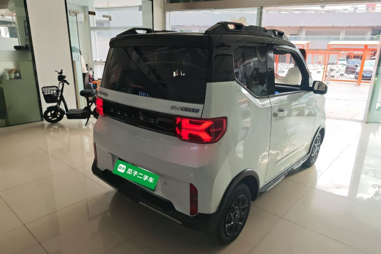 五菱汽车 宏光MINIEV 2022款 GAMEBOY 200km 玩咖款 磷酸铁锂车身外观6005