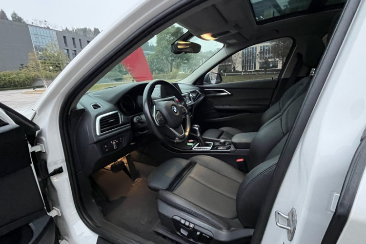 宝马1系 2017款 118i 运动型中控内饰7002