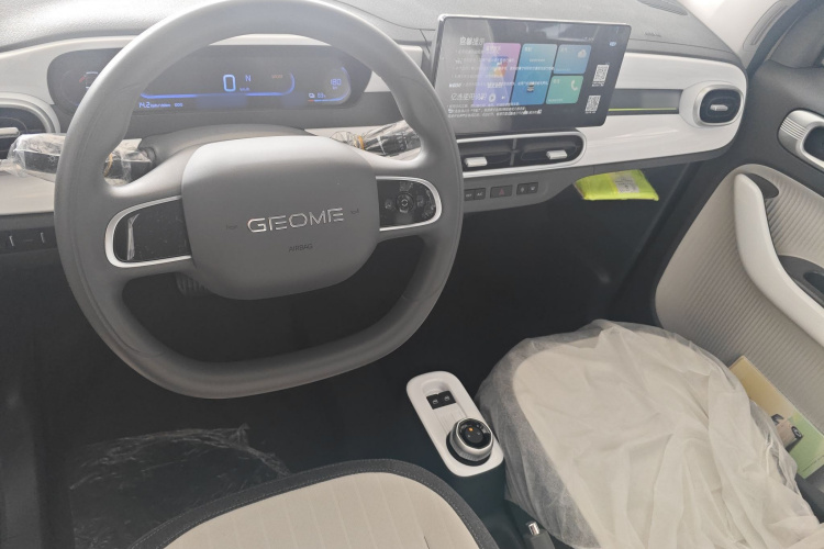 吉利银河 熊猫 2025款 210km 元气熊中控内饰12