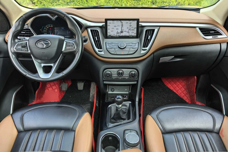 东南DX7 2015款 1.5T 手动尊贵型中控内饰7005