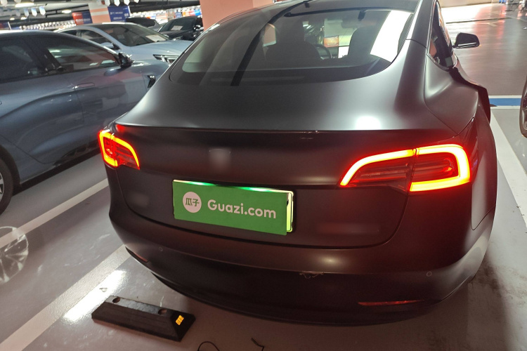 特斯拉 Model 3 2022款 后轮驱动版车身外观6