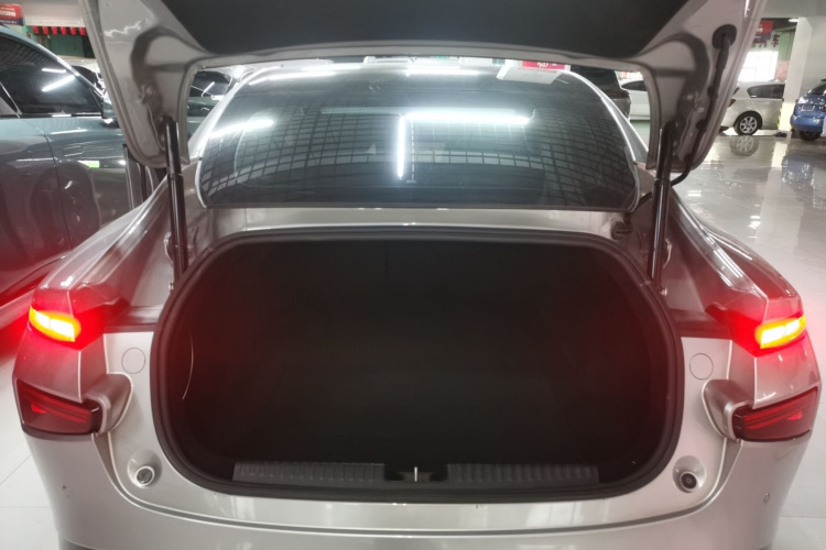 小鹏P7 2022款 670N+局部细节23