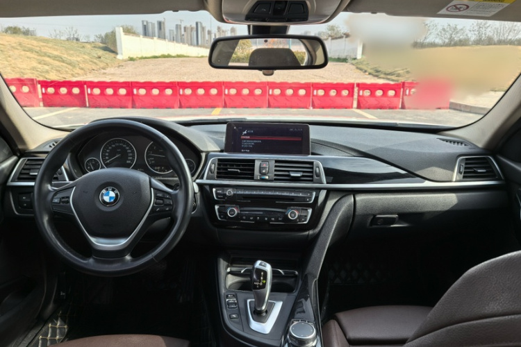 宝马3系 2019款 320Li 时尚型中控内饰7007