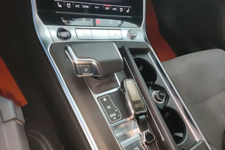 奥迪A6L 2024款 45 TFSI quattro 臻选动感型局部细节18