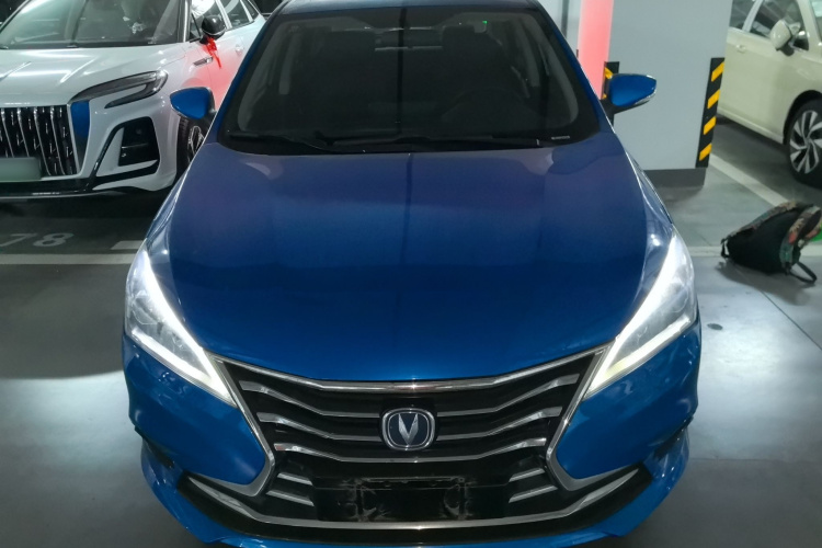 长安 逸动DT 2018款 1.6L 手动智享型车身外观2