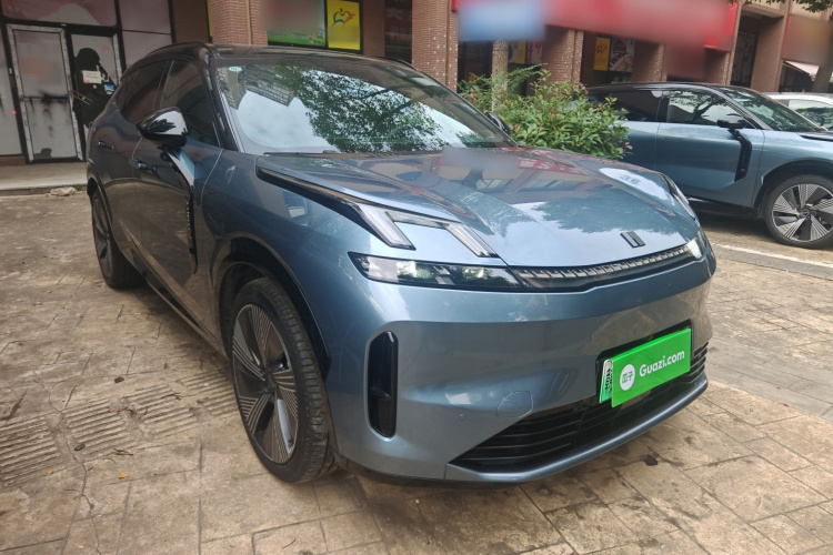 领克08 EM-P 2025款 245km 超长续航Halo车身外观3