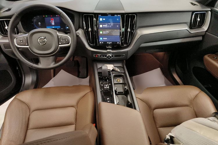 沃尔沃XC60 2025款 B5 四驱智逸豪华版中控内饰12