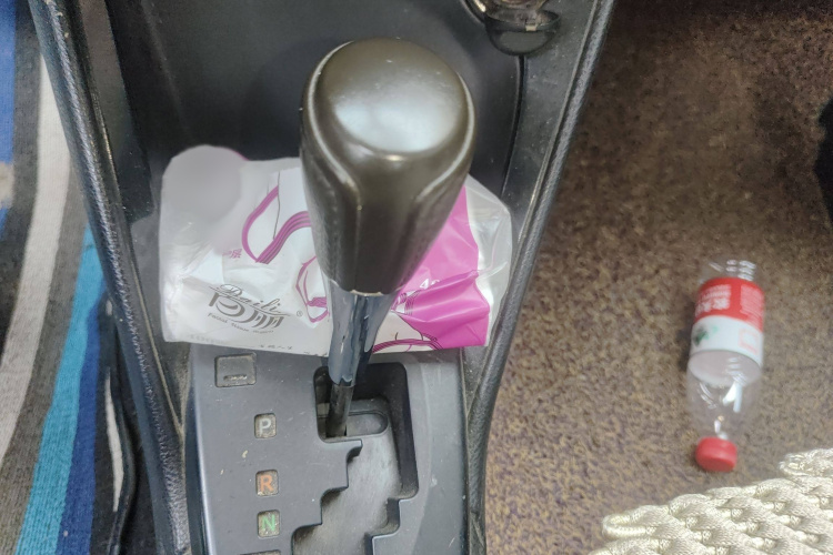 丰田 威驰 2016款 1.5L 自动智臻星耀版局部细节18