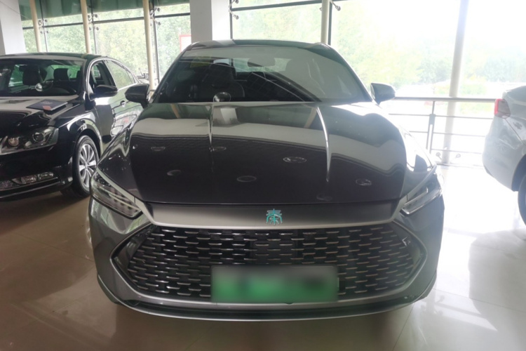 比亚迪 秦PLUS 2024款 荣耀版 DM-i 55KM领先型车身外观2