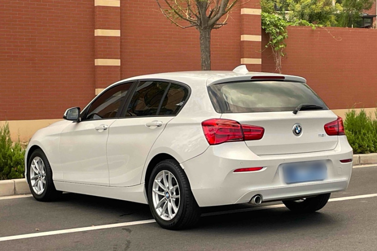 宝马1系(进口) 2016款 118i 领先型车身外观6004