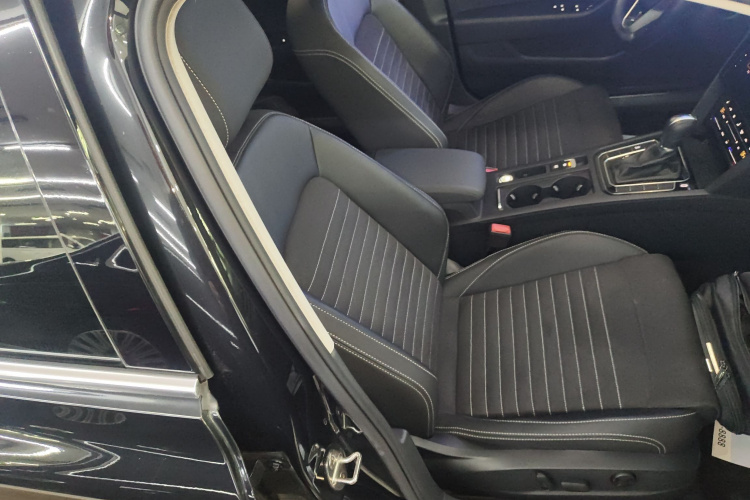 大众 迈腾 2020款 330TSI DSG 豪华型局部细节41